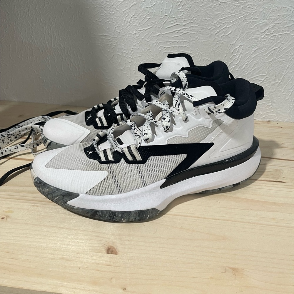 Jordan Zion 1 basketball shoes size 9